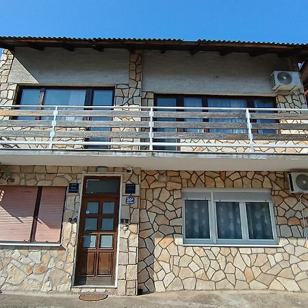 Cozy 1-Bdrm Apt In Dubec, Ideal For Work Or Study Sesvete Exterior photo